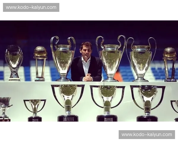 狼堡的荣耀与皇马的传奇：一场足球史诗的碰撞